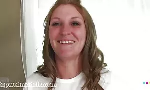 قرنية فتاة تحصل على النشوة الجنسية من صديقها على كاميرا افلام سكسيه العائله القذره ويب فيديو إباحي 