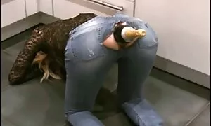 سيدة الجلوس مع مقاطع سكسيه اجنبي كس على العتاد التحول في السيارة فيديو إباحي 
